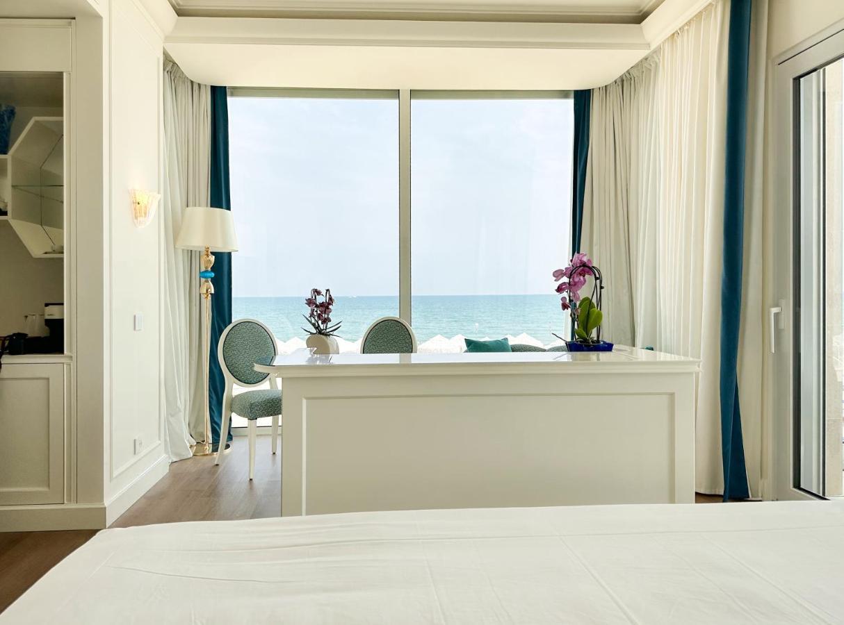 Riviera Hotel 5*